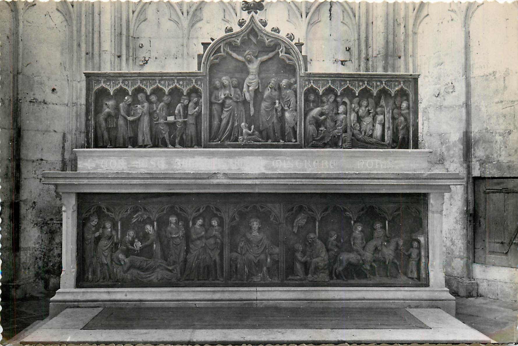 CPM Eglise de St Thibault en Auxois Retable de la vie de Saint Thibault 