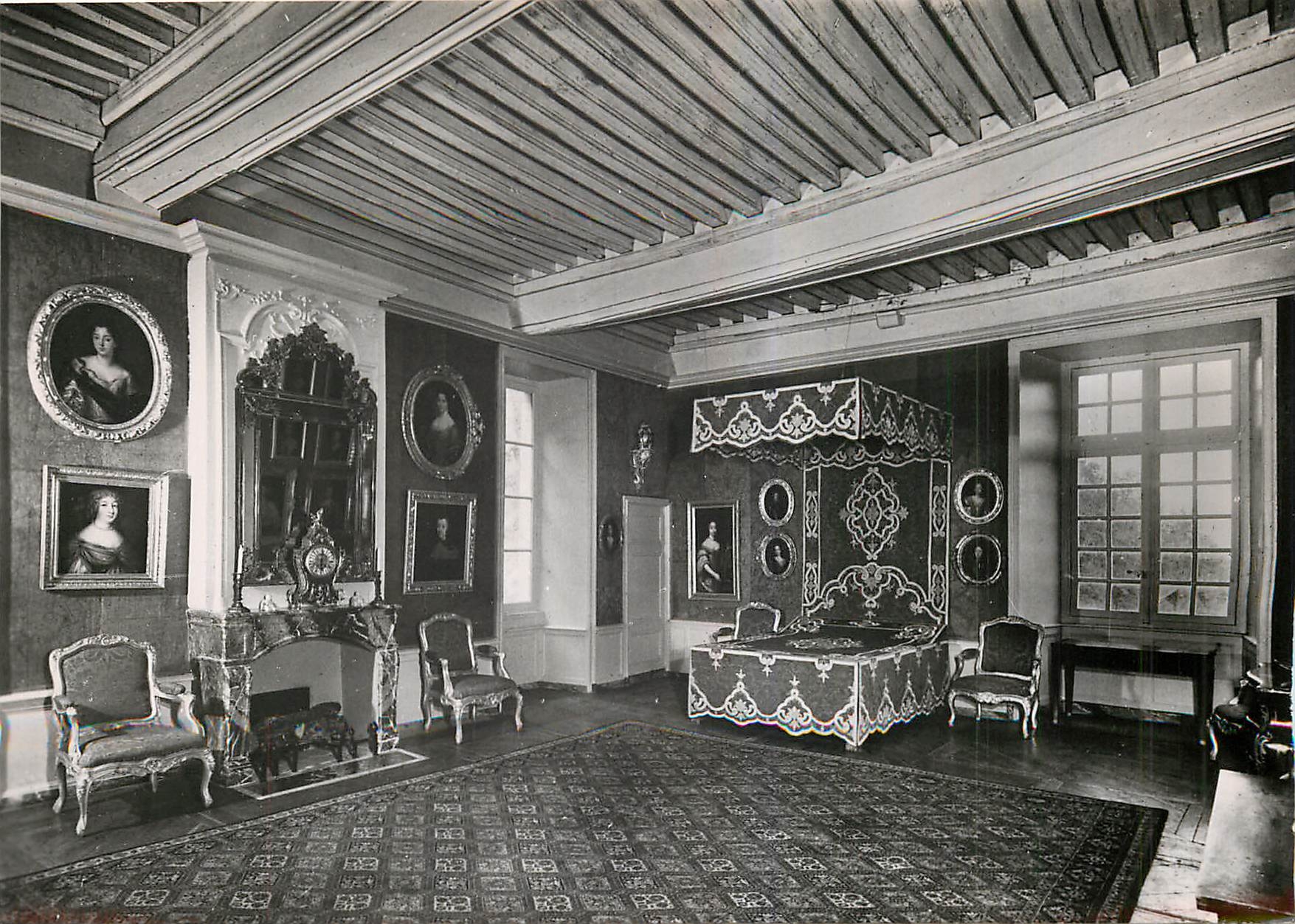 CPM Bussy Rabutin par Bussy le Grand Cote d'Or Le Chateau Chambre du Premier etage 