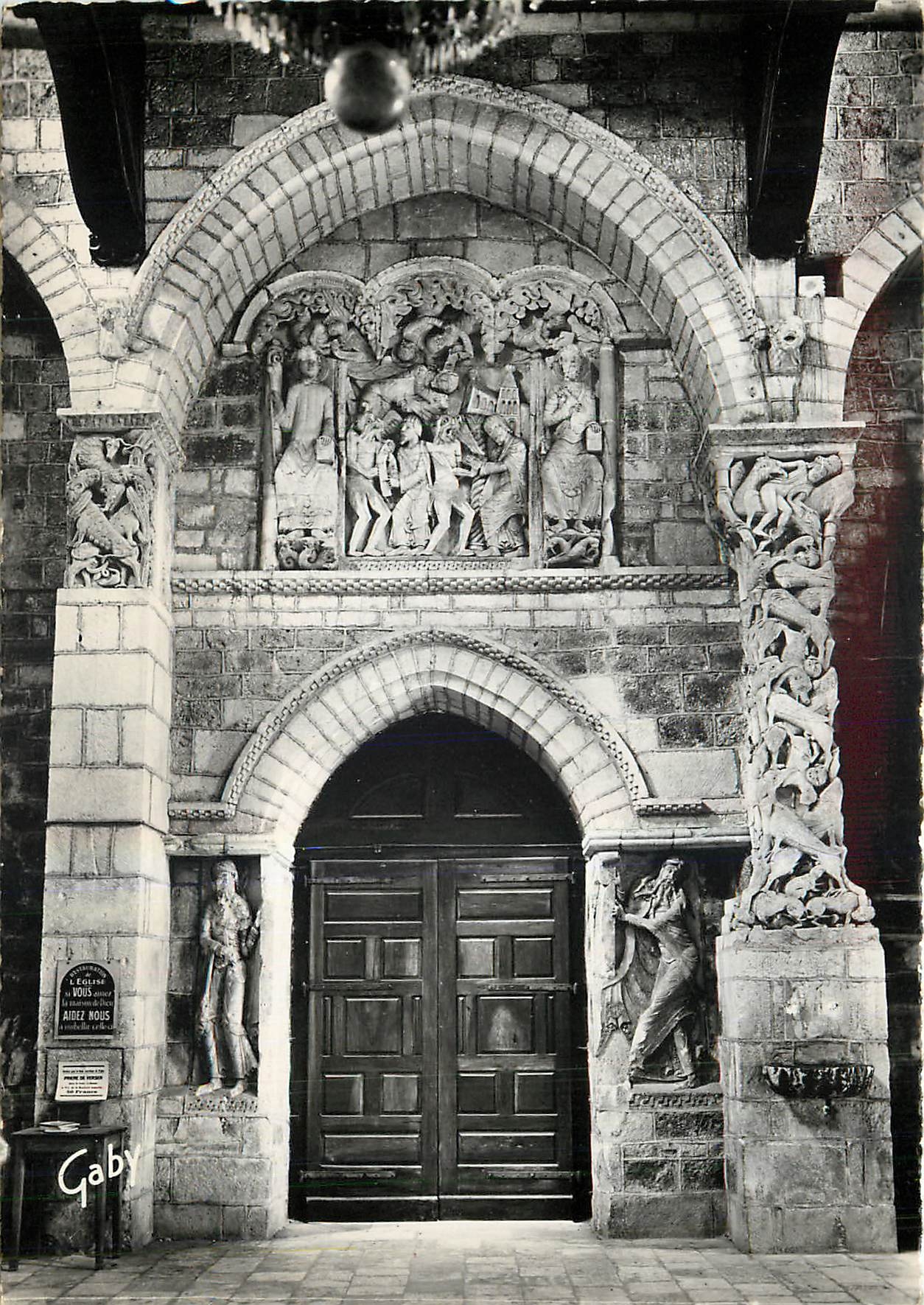 CPM Souillac Lot Interieur de l'Eglise Abbatiale Le Tympan 