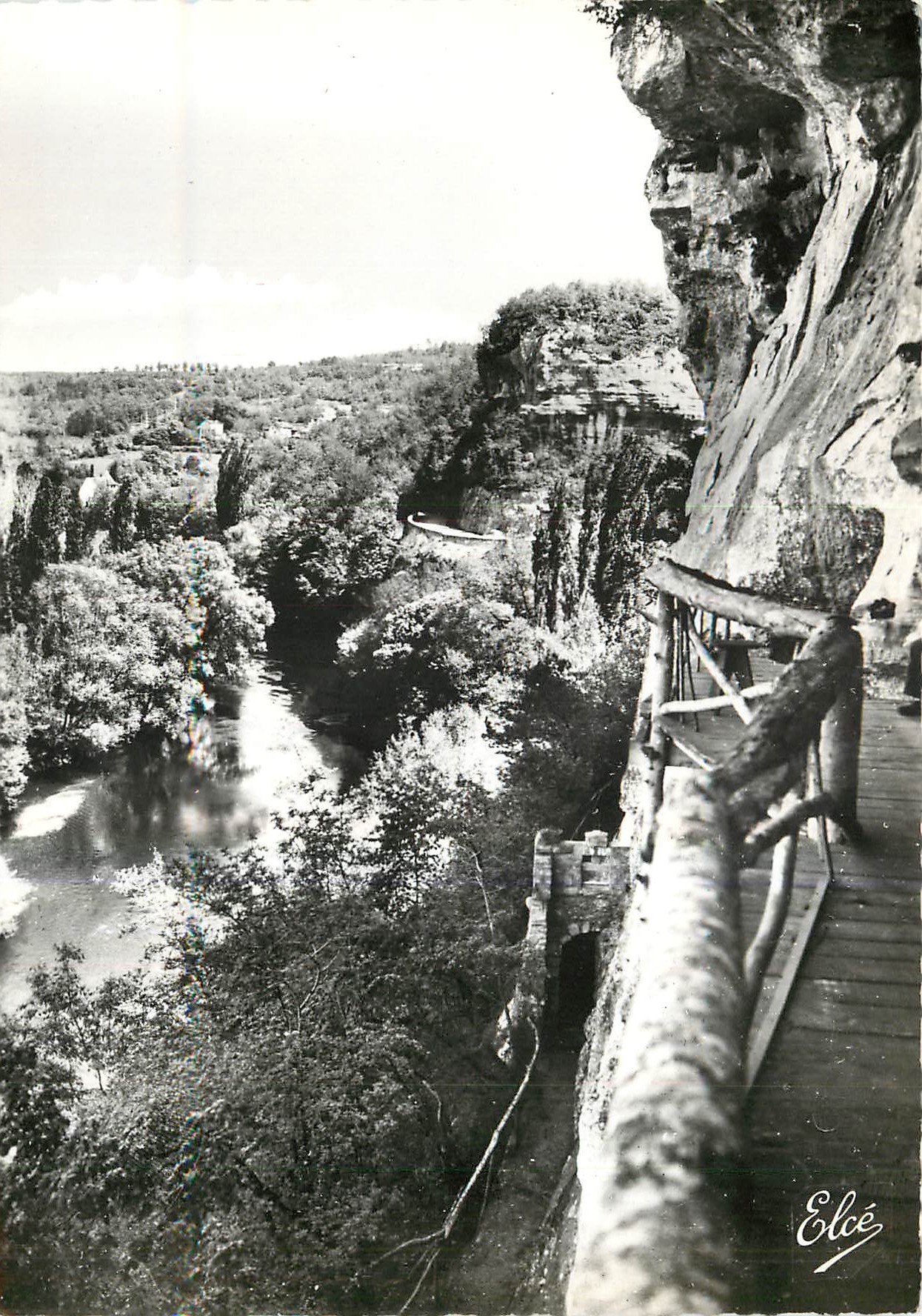 Vallée de la Vézère — Peyzac-le-Moustier — Ansicht des Fort du Roc Fongier von der Terrasse des Roc St-Christophe — Éditeur Elcé