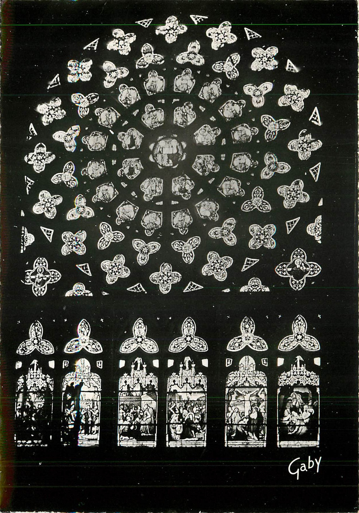 CPA Saint Pol de Leon Finistere Basilique Rosace du Fond 
