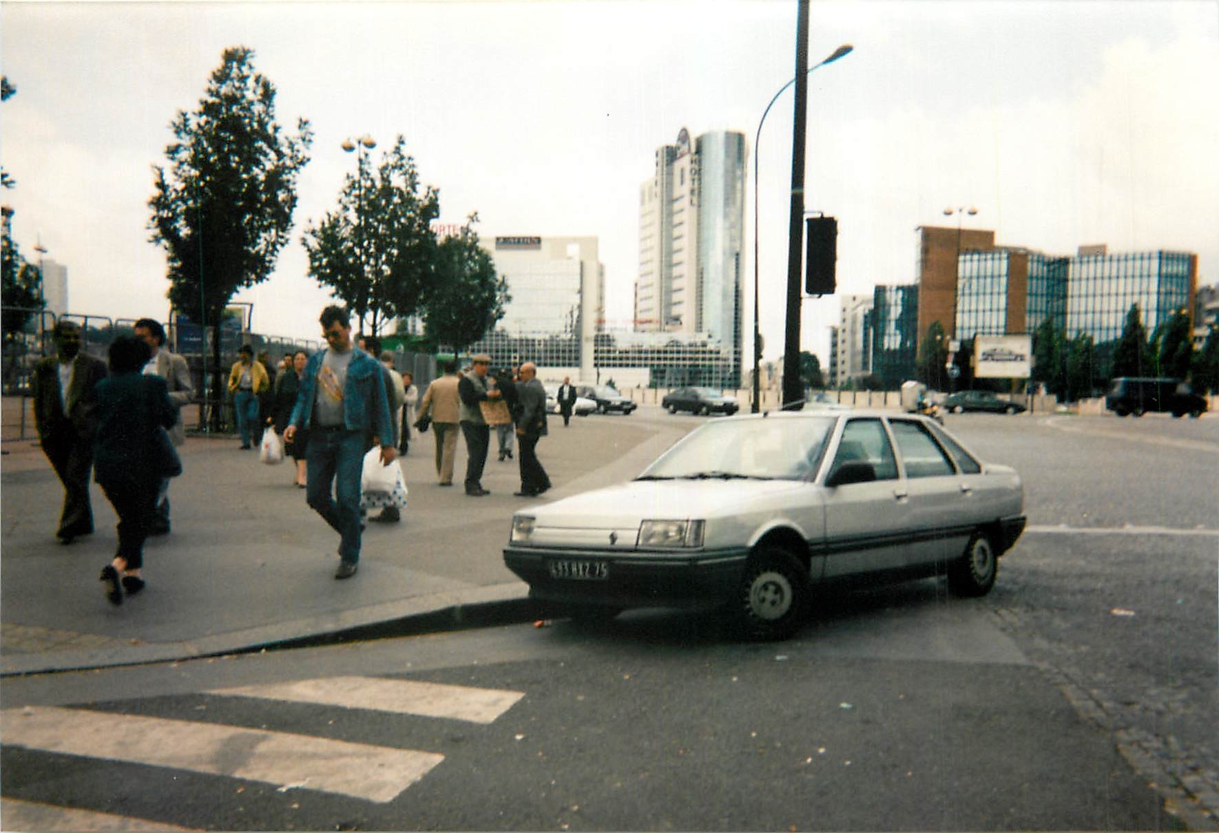 Photo Paris 1995 20eme Carrefour Porte de Bagnolet
