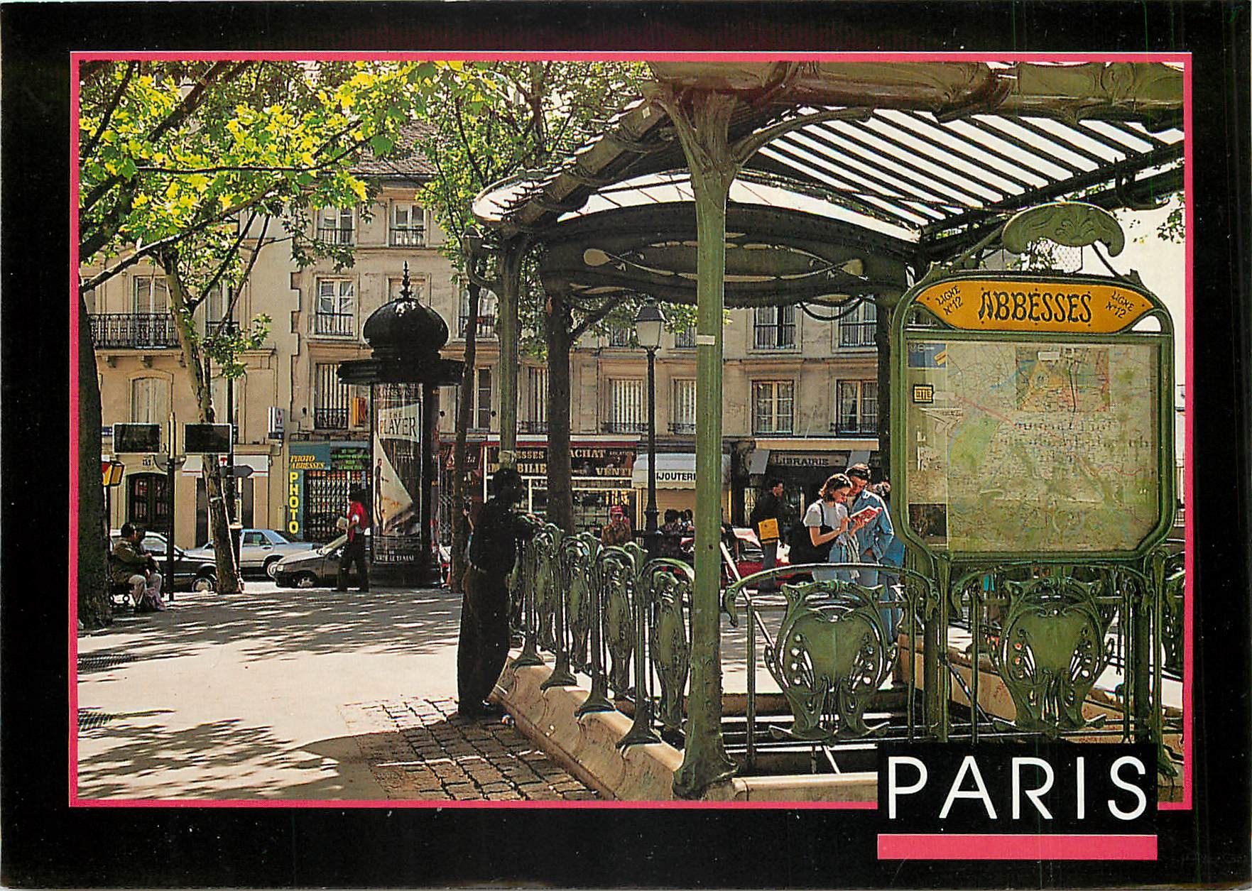 CPM A Montmartre La place des Abbesses 
