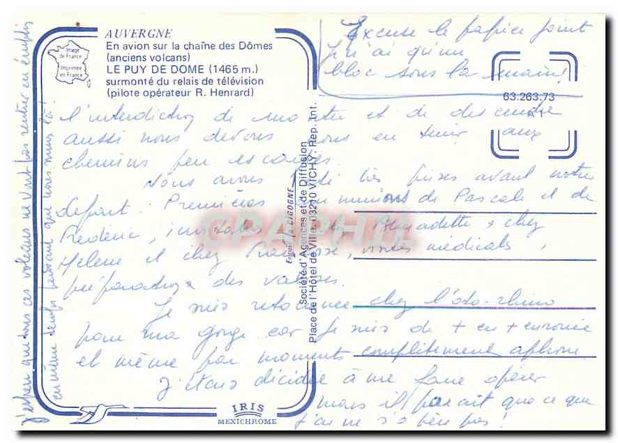 Vue aérienne des Puy-de-Dôme — IRIS — Reverso