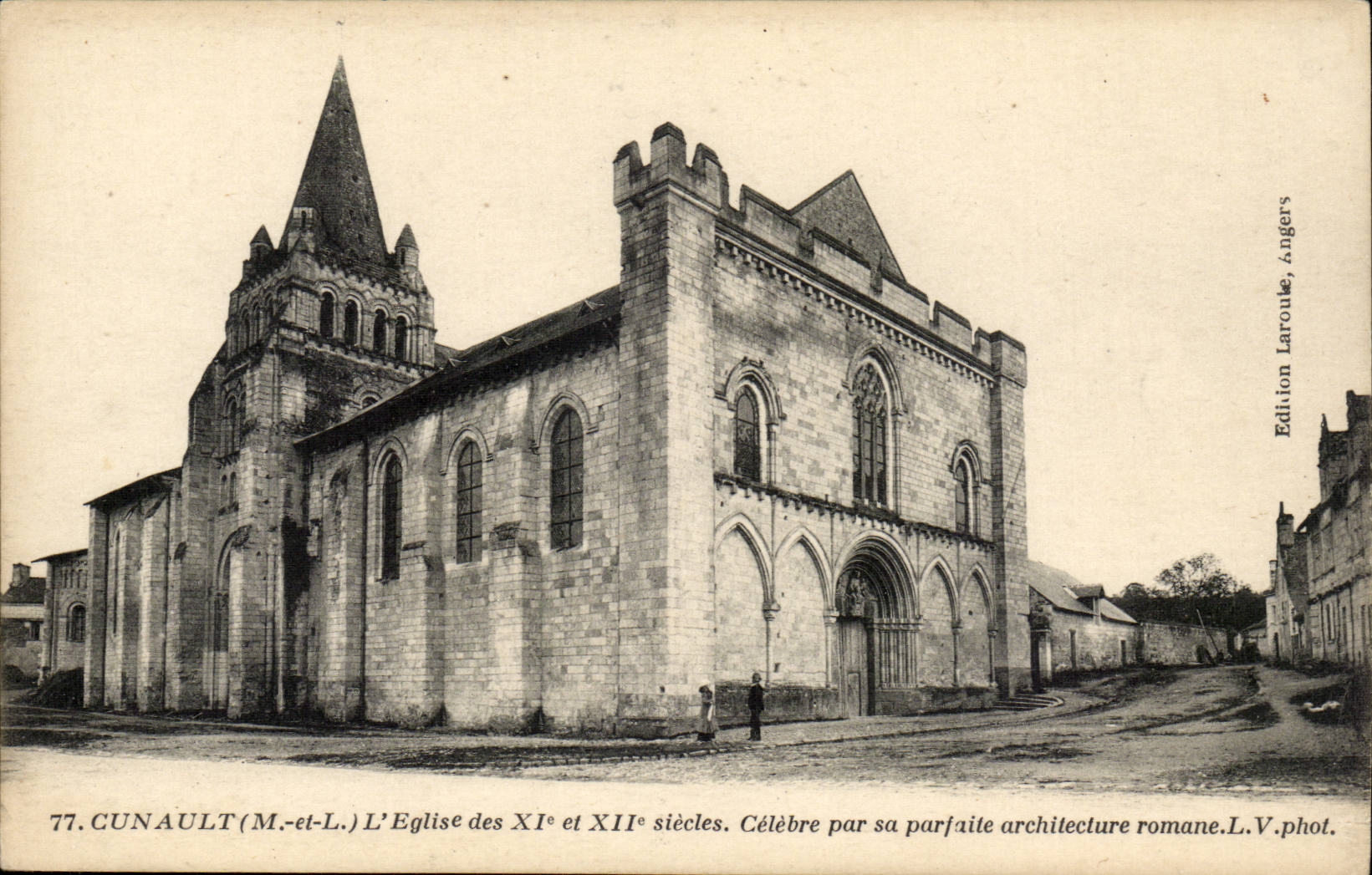 Treves Cunault- L'Eglise des XI et XII siecles Celebre par sa parfaite architecture romaine -CPA
