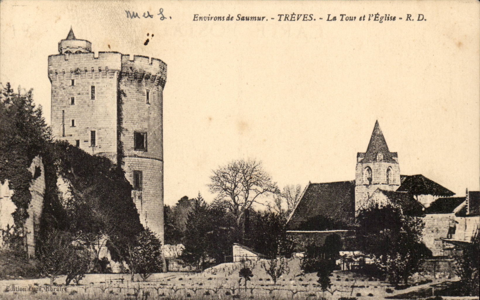 Environs de Saumur - La Tour de Treve et L'eglise -CPA