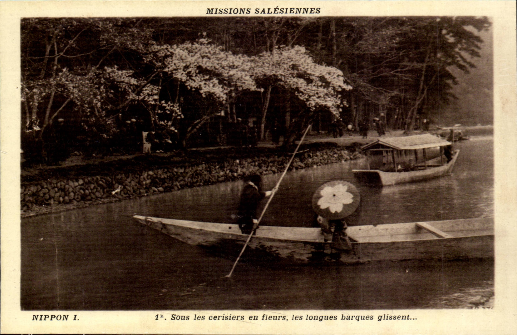 Nippon I — Sous les cerisiers en fleurs, les longues barques glissent... — Missions Salésiennes