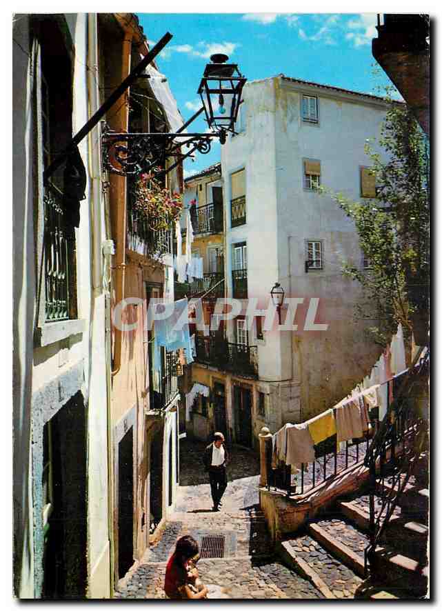 CPM Lisboa Portugal Rua tipica de Alfama 