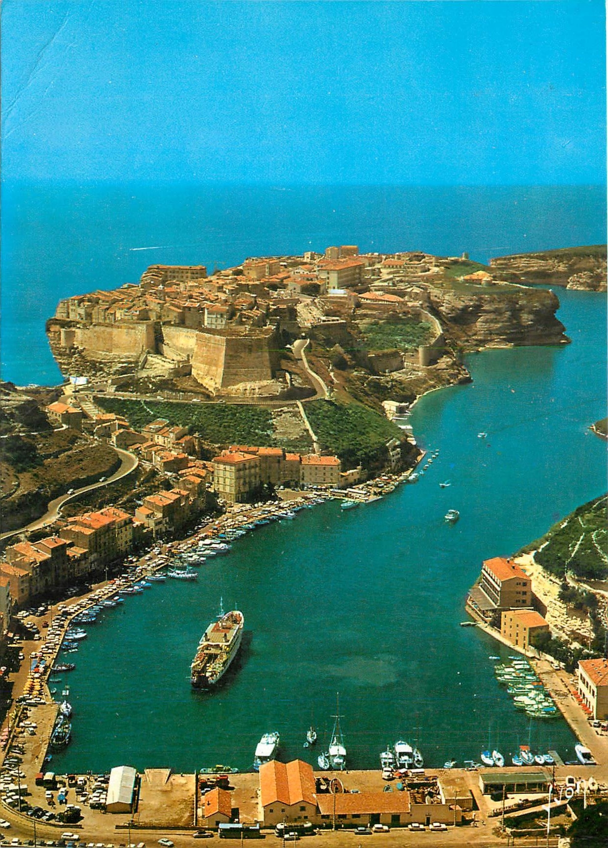 CPM La Corse Oasis de Beaute Bonifacio Vue d'ensemble des quais et du port