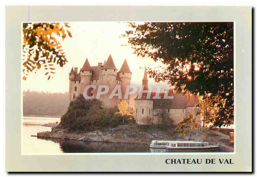 CPM Chateau de Val Sur le retenue du barrage de Bort les Orgues le site pittoresque du Chateau de Va