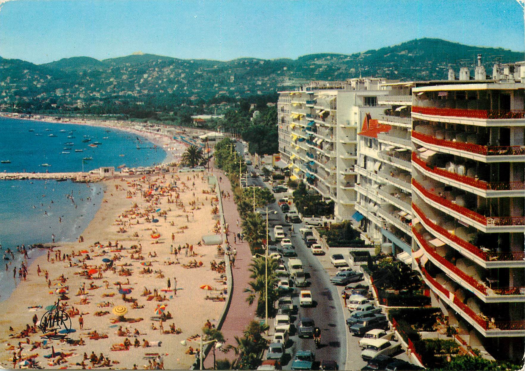 CPM La Cote d'Azur Juan les Pins L'Avenye Guillaumant et la plage 