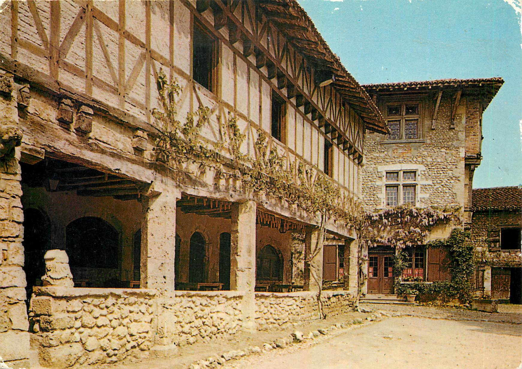 CPM Cite Medievale de Perouges Ain Galerie gothique du Musee 