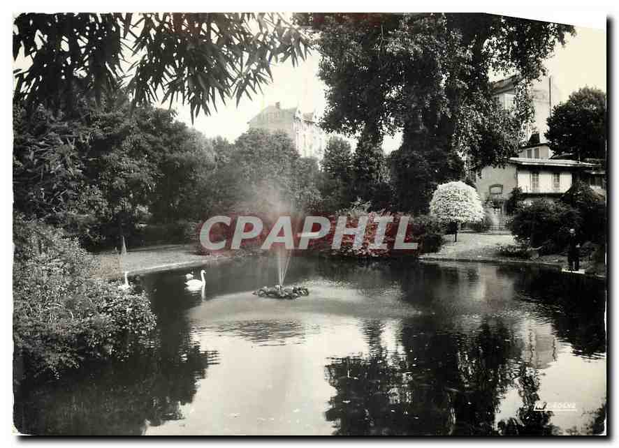 CPM Vichy Allier Reine des Ville d'Eaux 