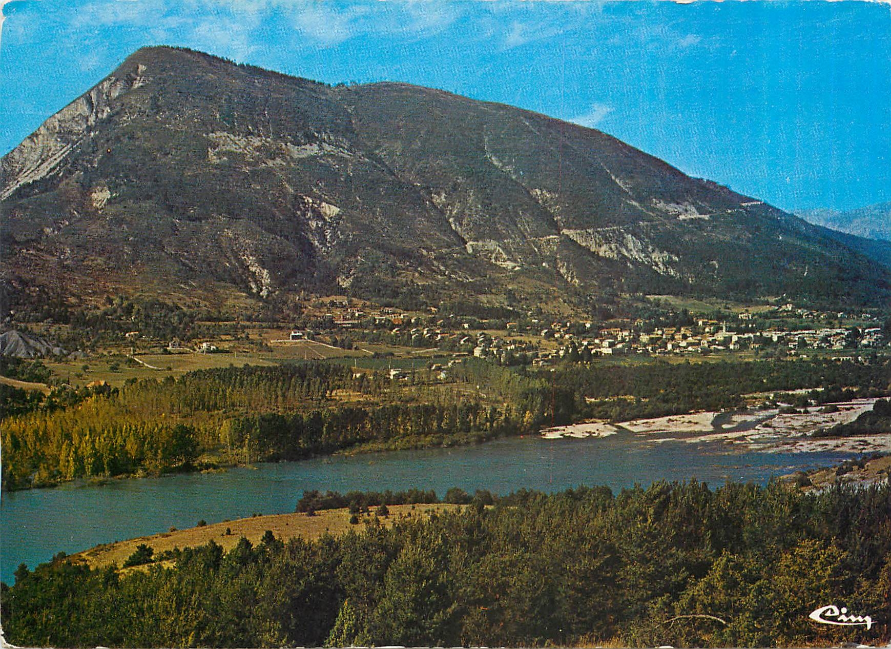 CPM St Andre Les Alpes Alpes de Hte Prov Vue generale et le lac au flanc du Verdon 