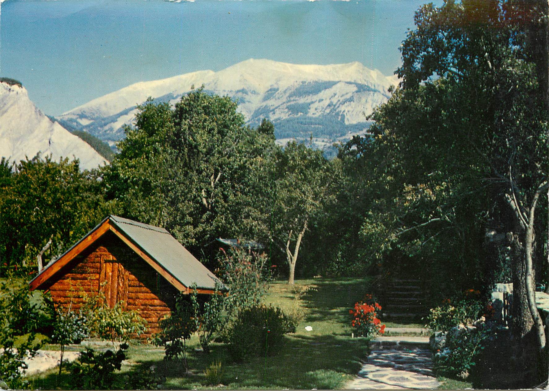 CPM Faucon Barcelonnette Couvent Saint Jean de Malha pavillon dans le parc 