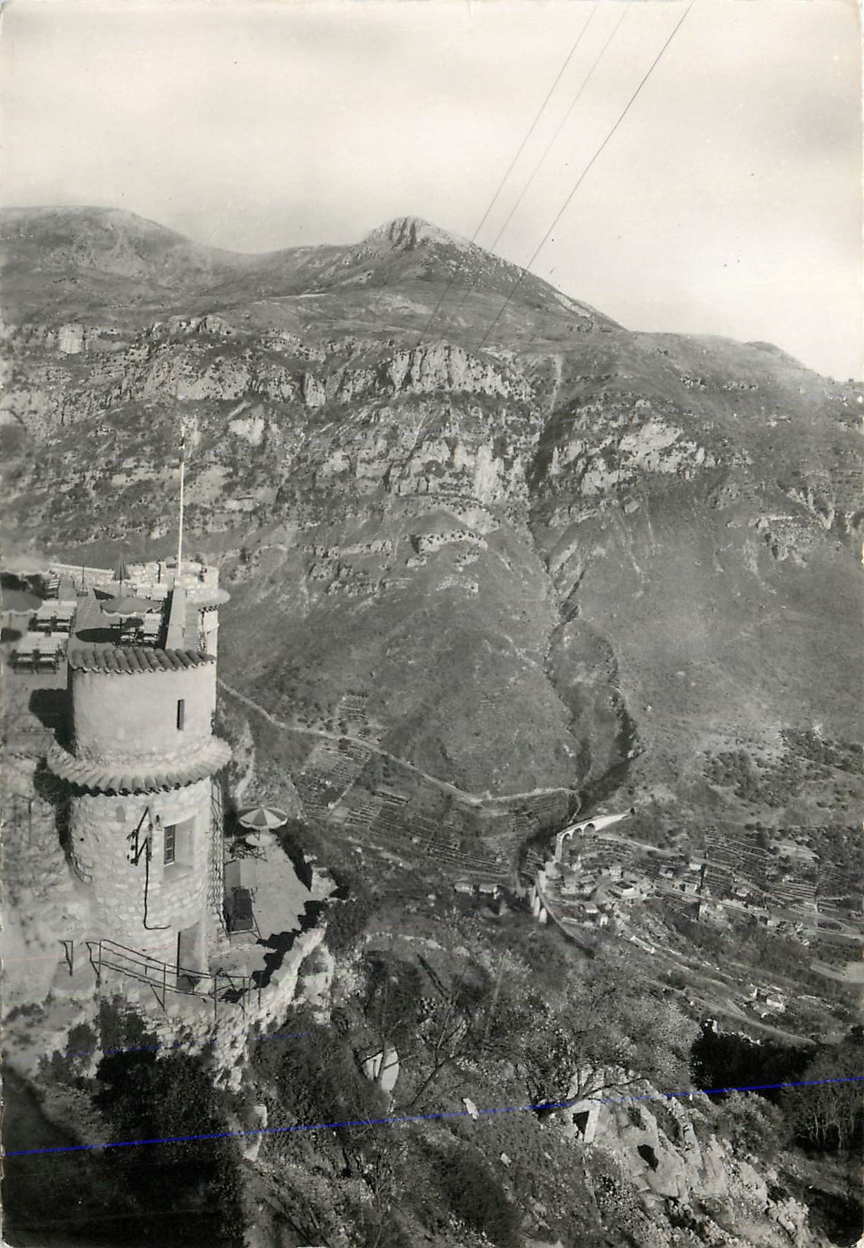 CPM Gourdon Alpes Maritimes Le Nid d'Aigle 