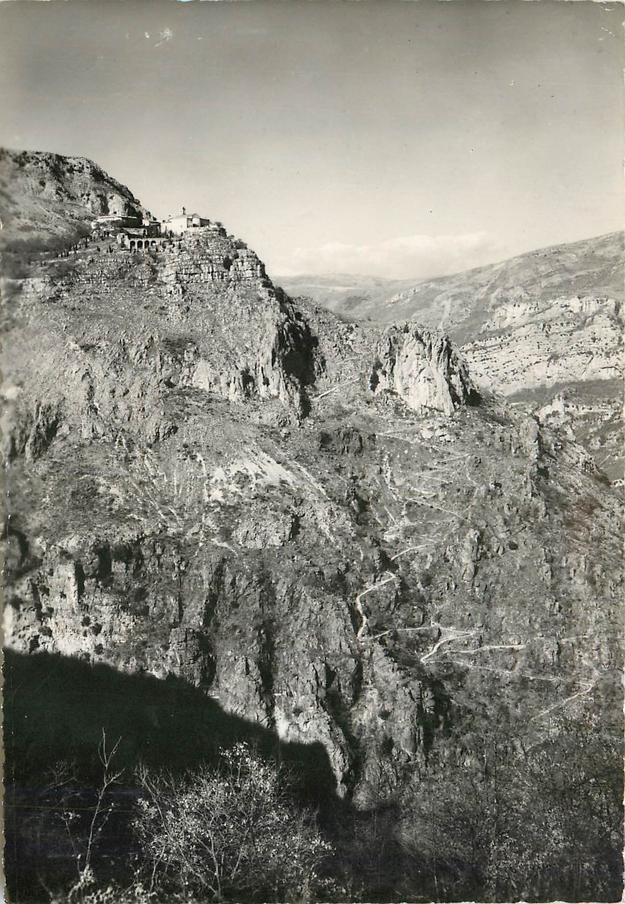 CPM Village de Gourdon AM Le Chemin du Paradis 