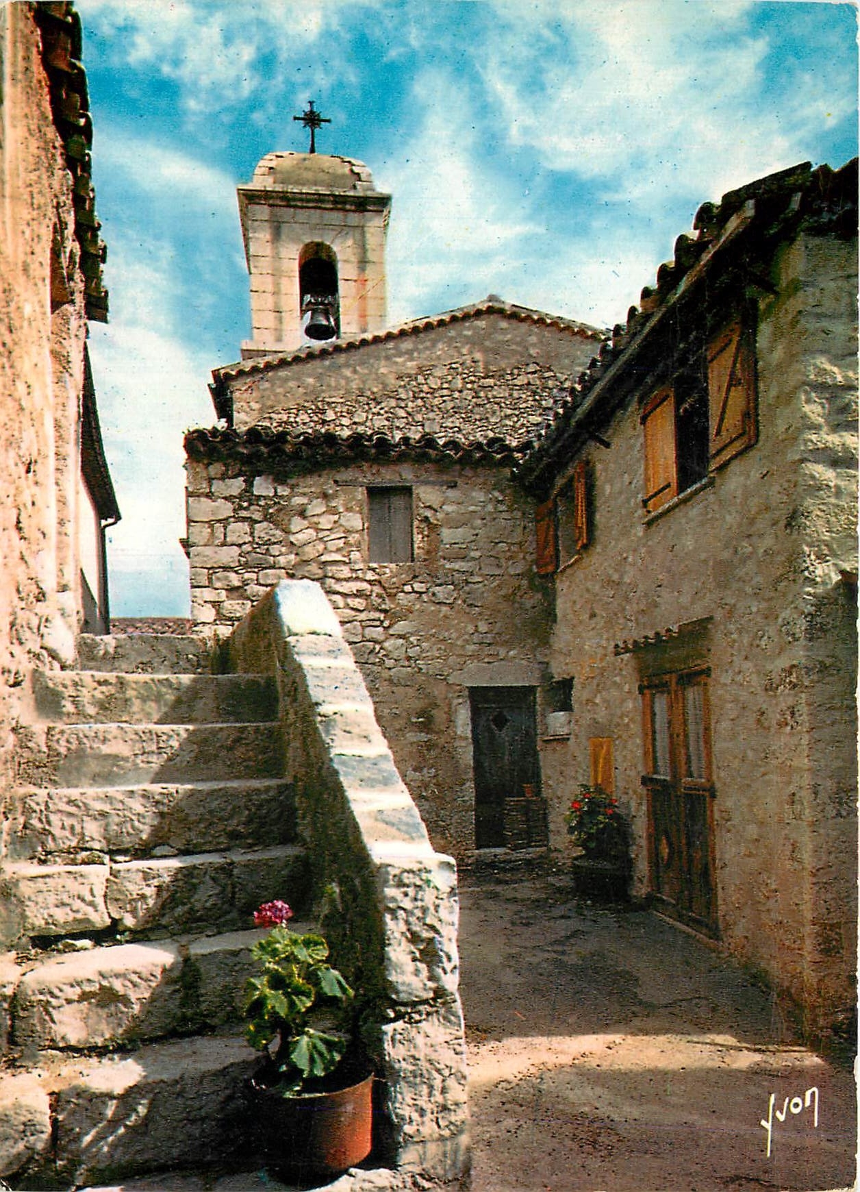 CPM Gourdon La Sarrazine Alpes Maritimes Le Village perche L'Eglise 