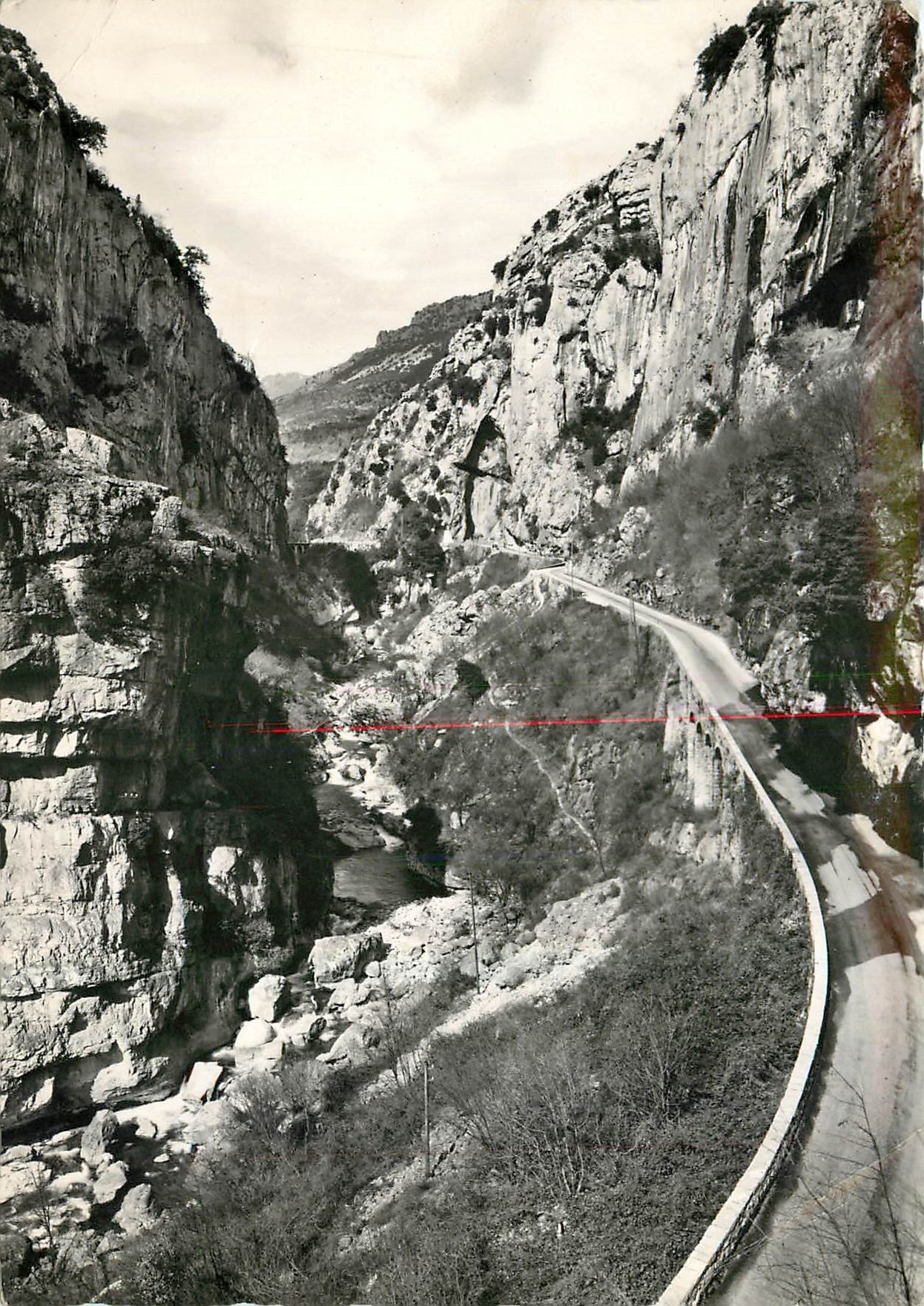CPM Gorges du Loup Alpes Maritimes La Route a travers les Gorges 