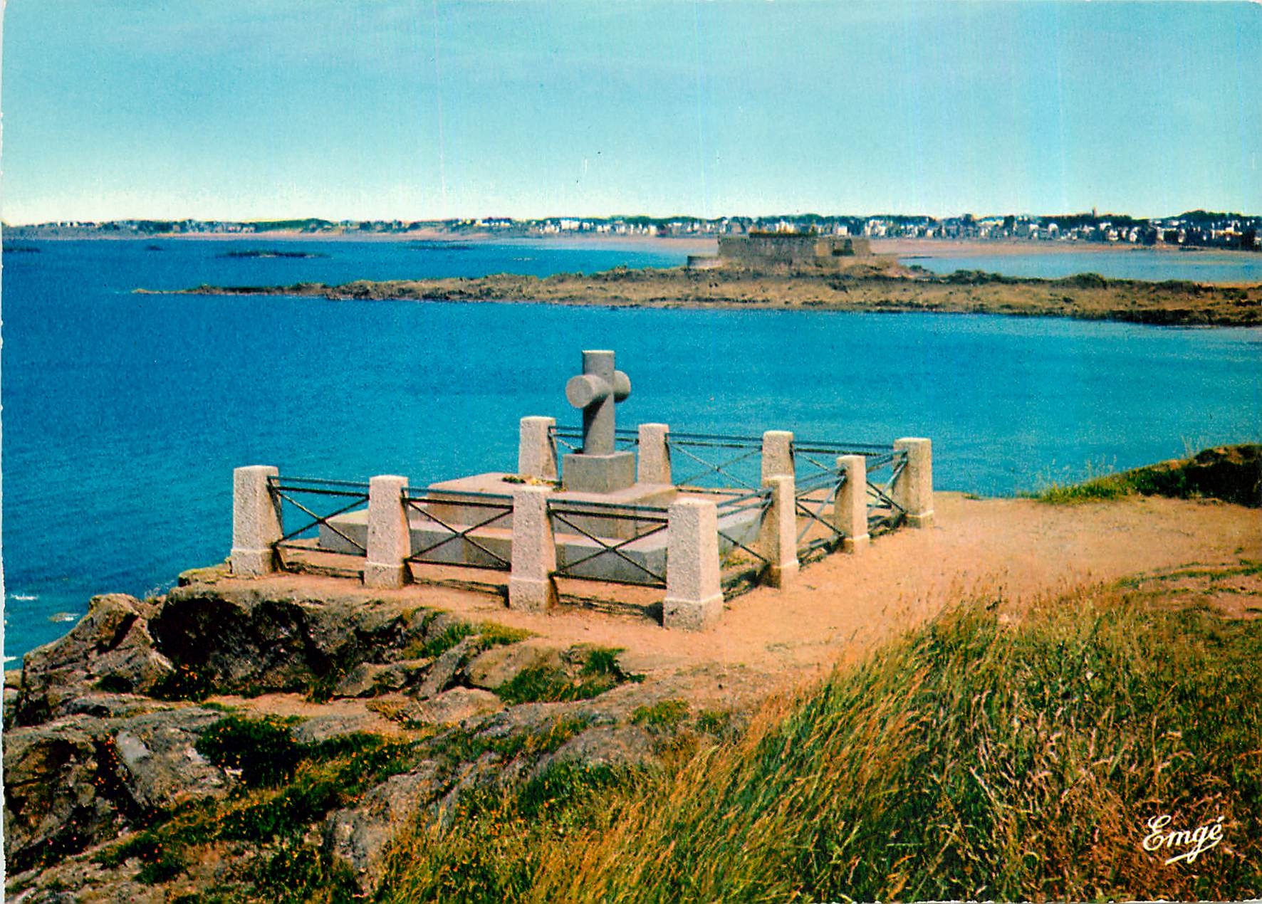 Côte d'Emeraude — Saint-Malo, le tombeau de Chateaubriand sur le Grand Bé — Éditeur Emgé, n° 1570