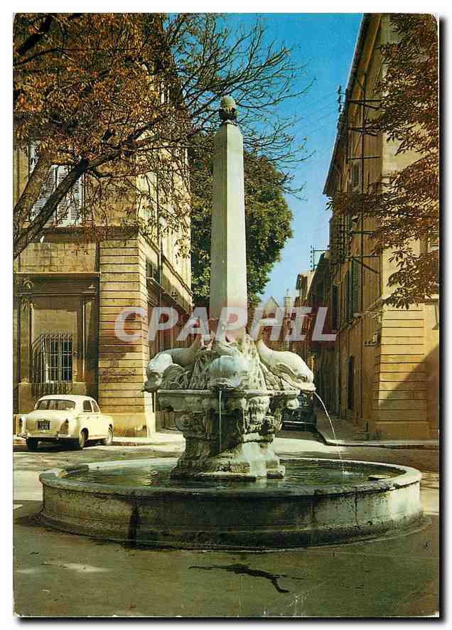 Fontaine des Quatre Dauphins — Aix-en-Provence — Société Éditions de France