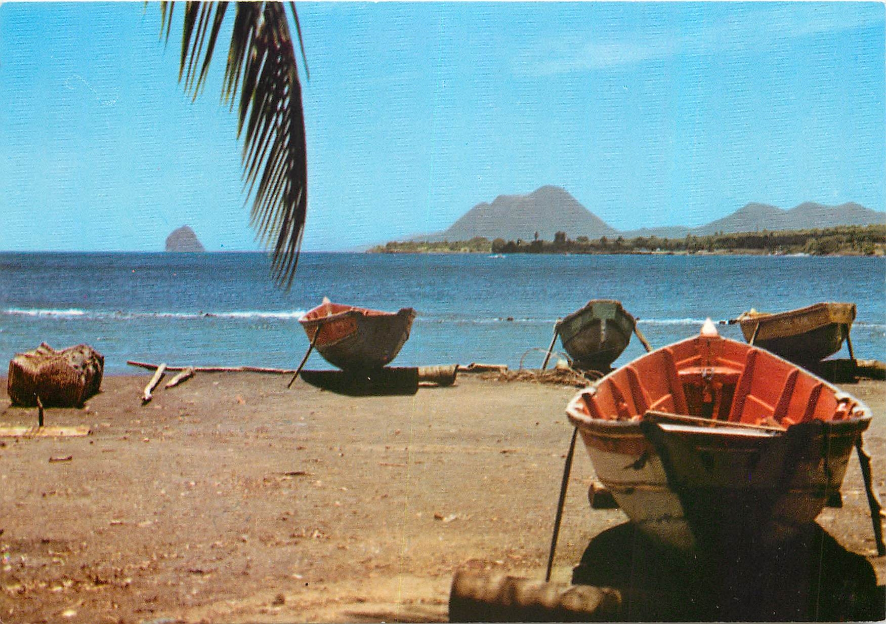 CPM Martinique L'Anse Figuier Barques de peche au fond le Diamant 