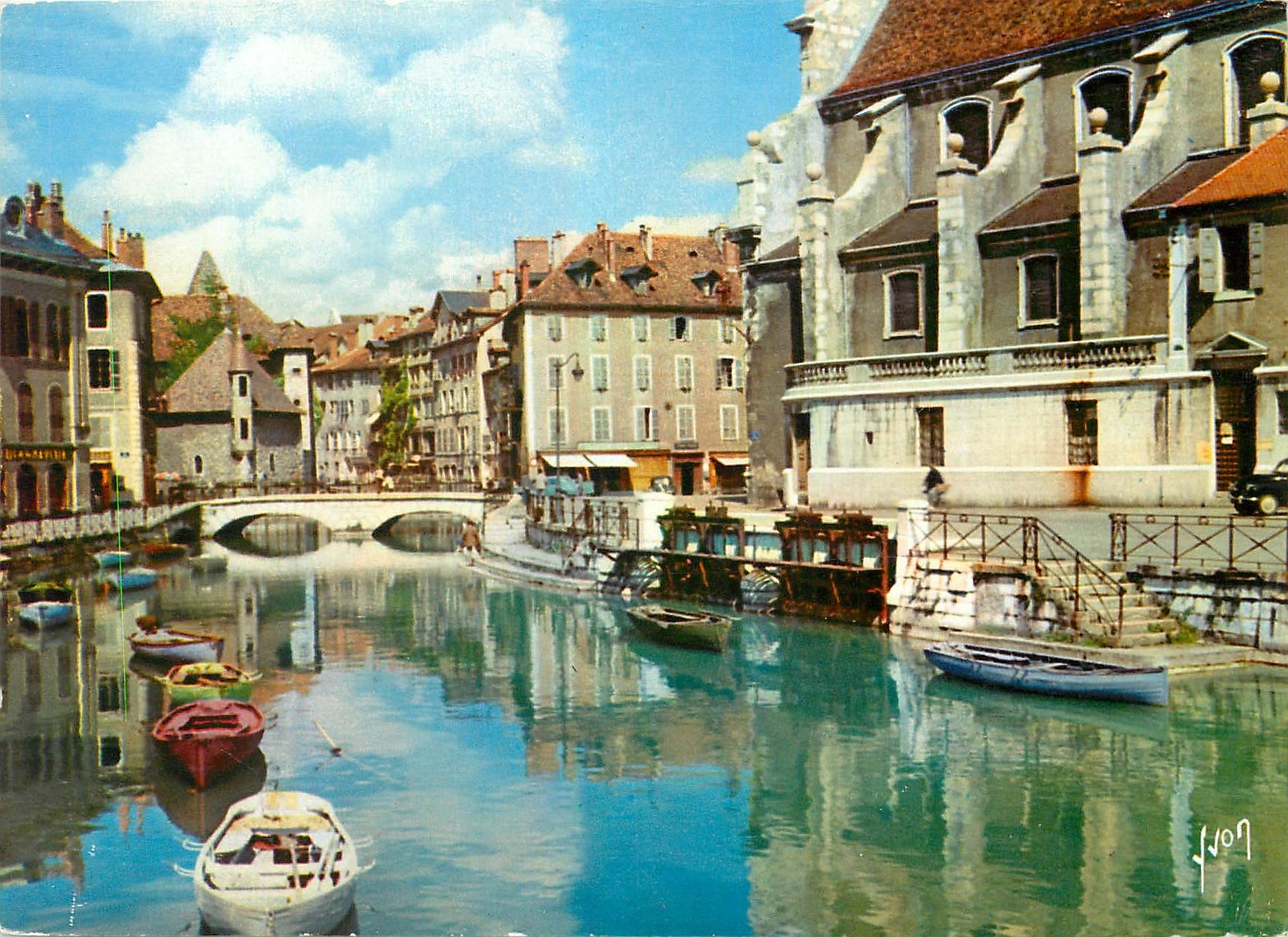CPM Annecy Haute Savoie La vieille ville sur le Thou