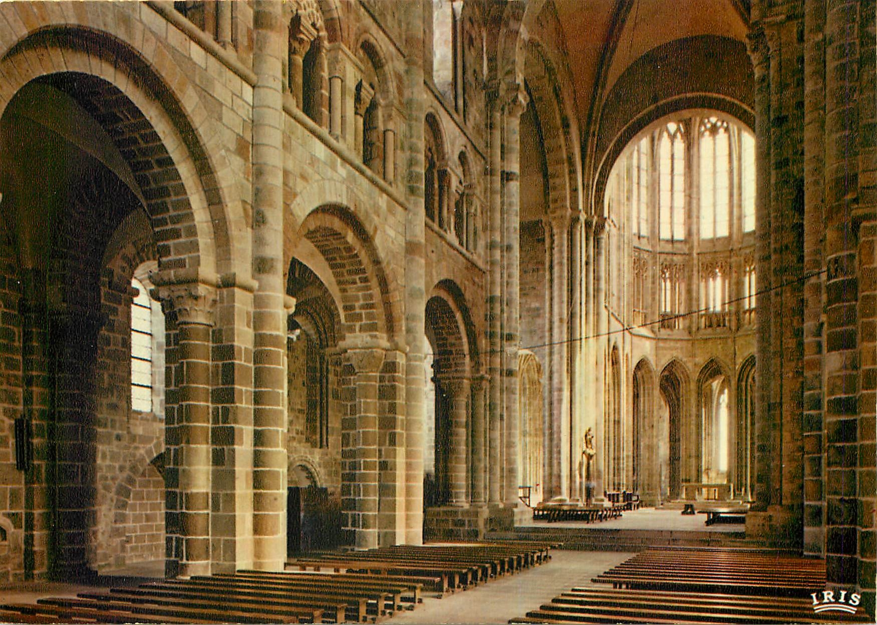 CPA Le Mont Saint Michel Interieur de l'Eglise Abbatiale 