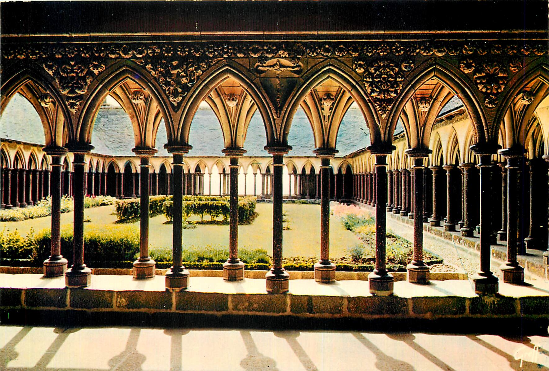 CPA En Normandie Mont Saint Michel Manche Le cloitre 