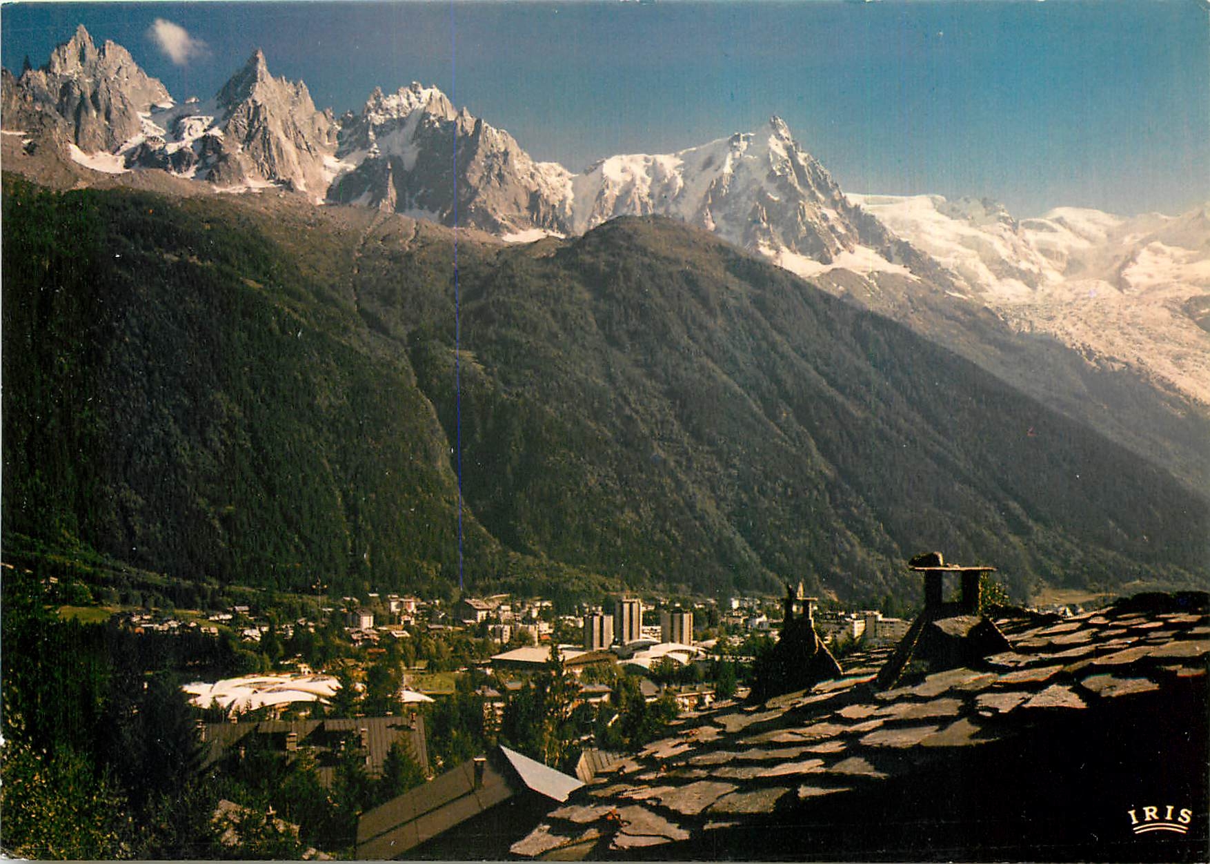 CPM Chamonix Mont Blanc Haute Savoie Vue generale et le massif du Mont Blanc 