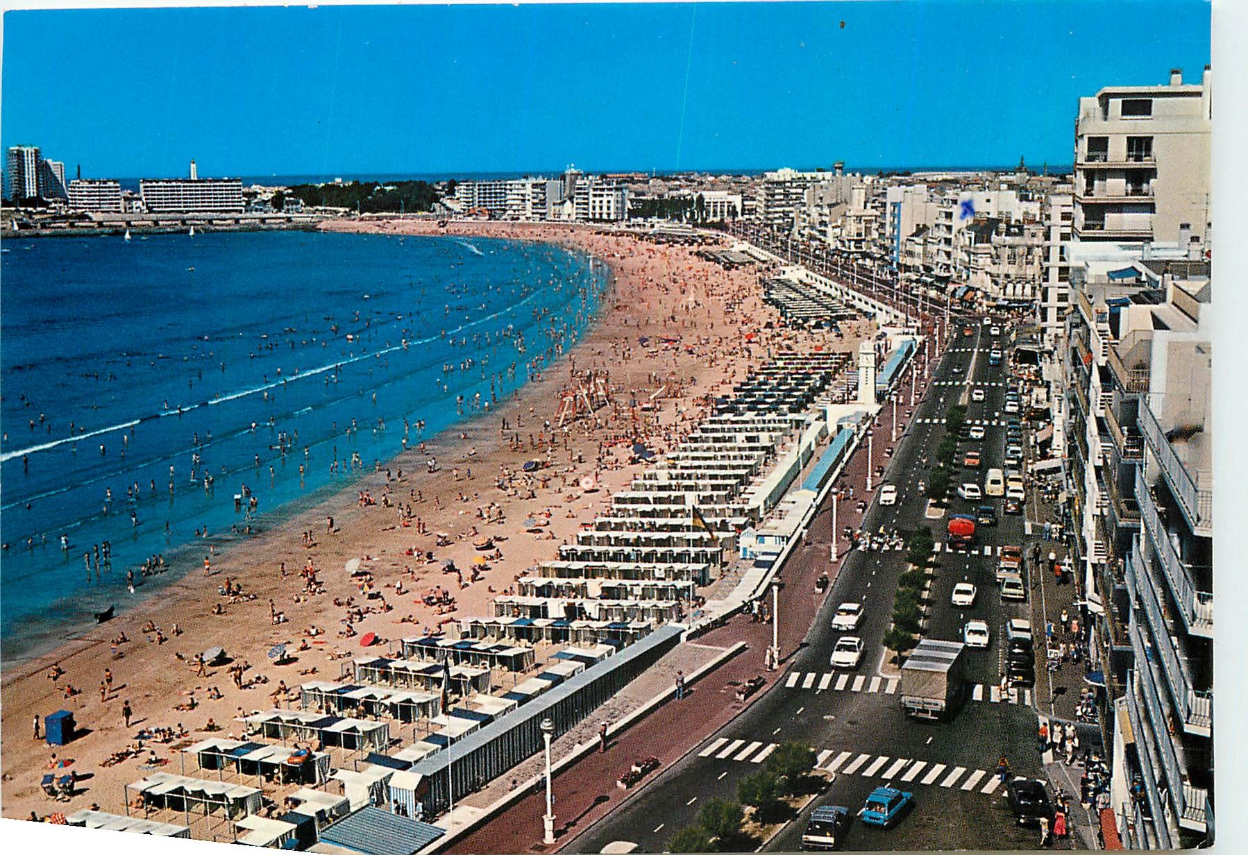 CPM Les Sables d'Olonne Vendee Le Remblai la Pandule 