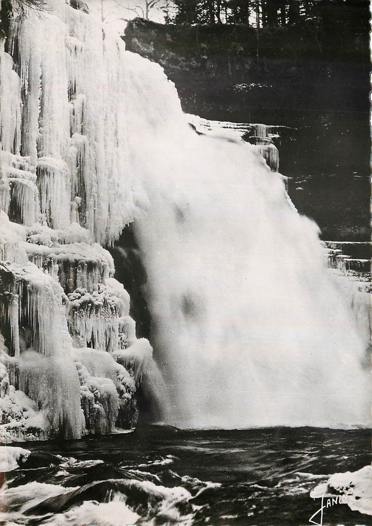 CPM Villers le Lac Le Saut du Doubs en hiver 