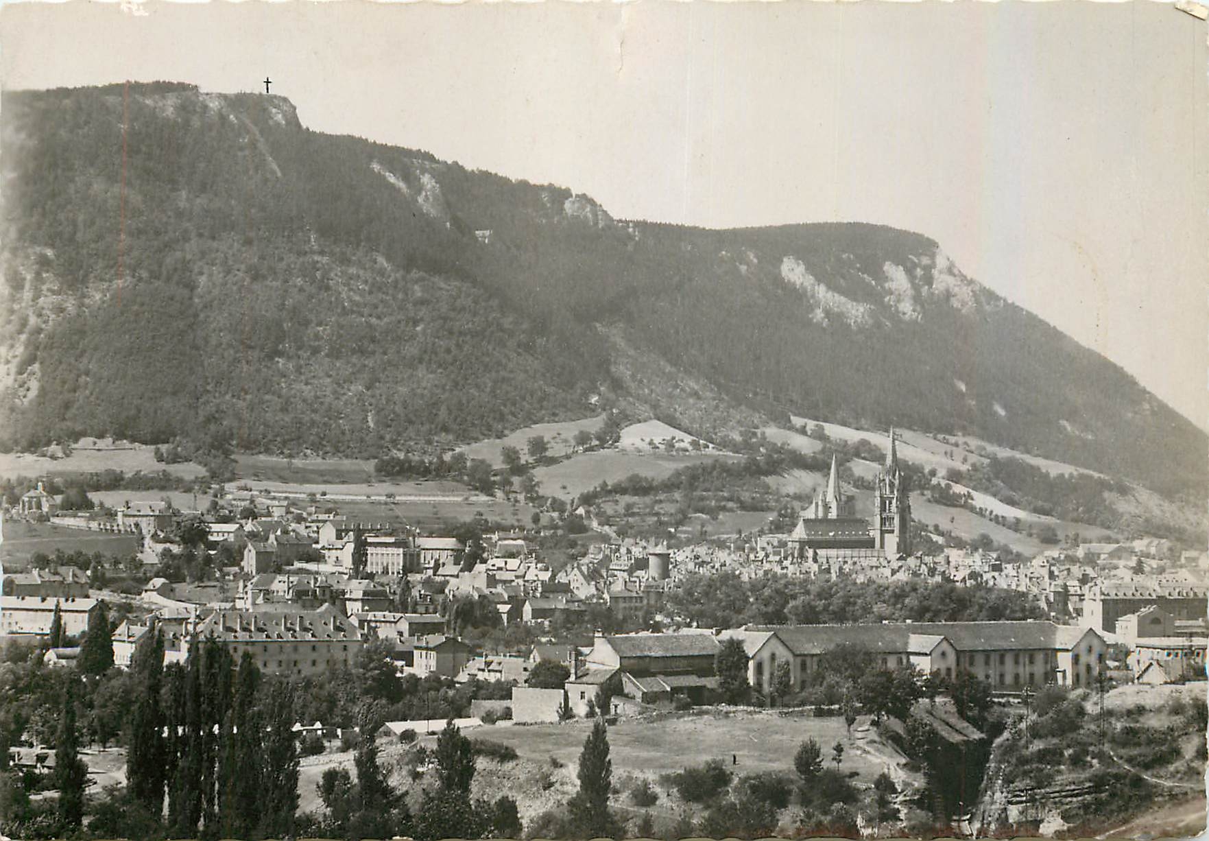 CPM Mende Lozere Vue generale Le Mont Mimat et St Privat 
