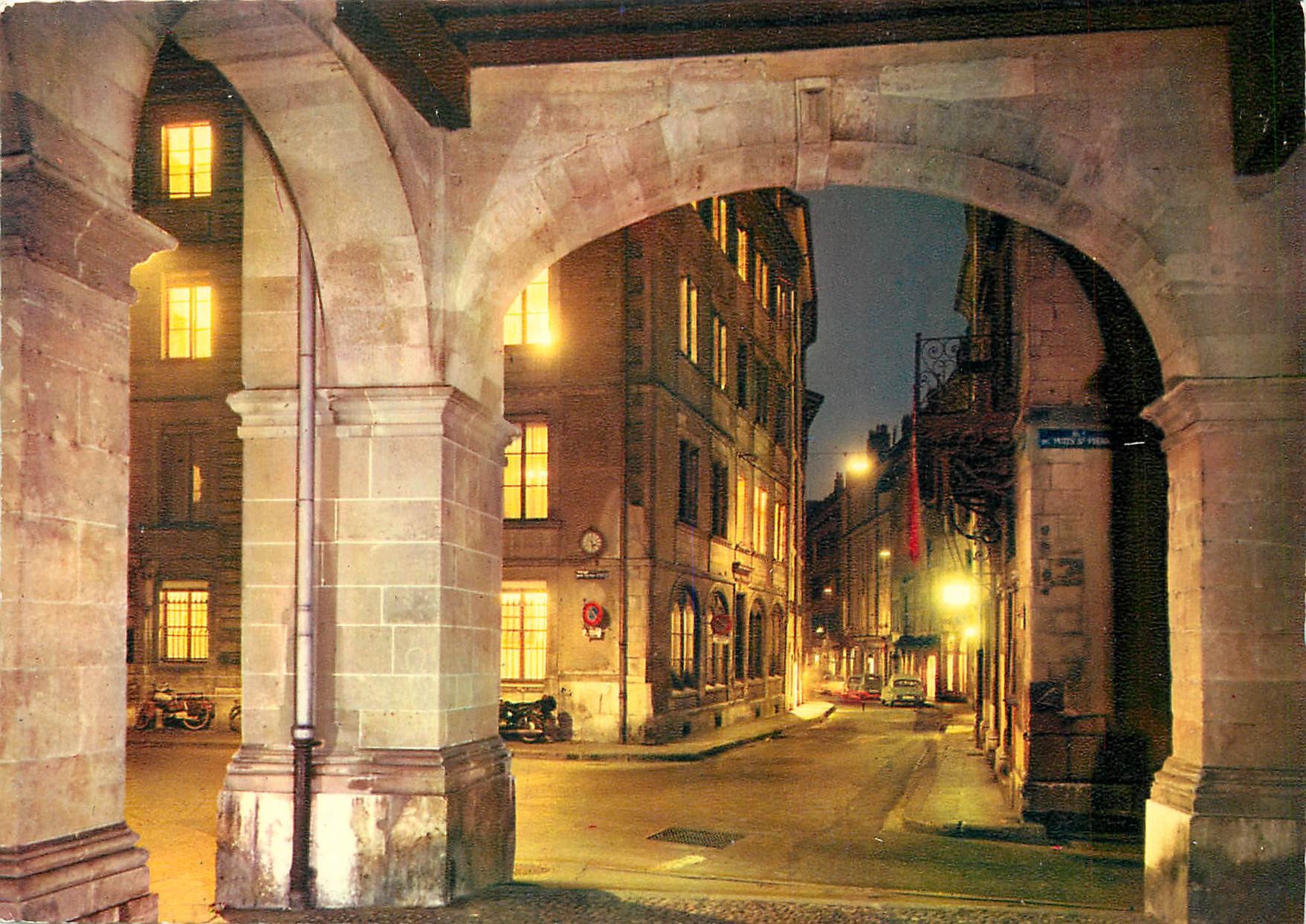 CPM Geneve La Grand Rue depuis l'Ancien Arsenal 