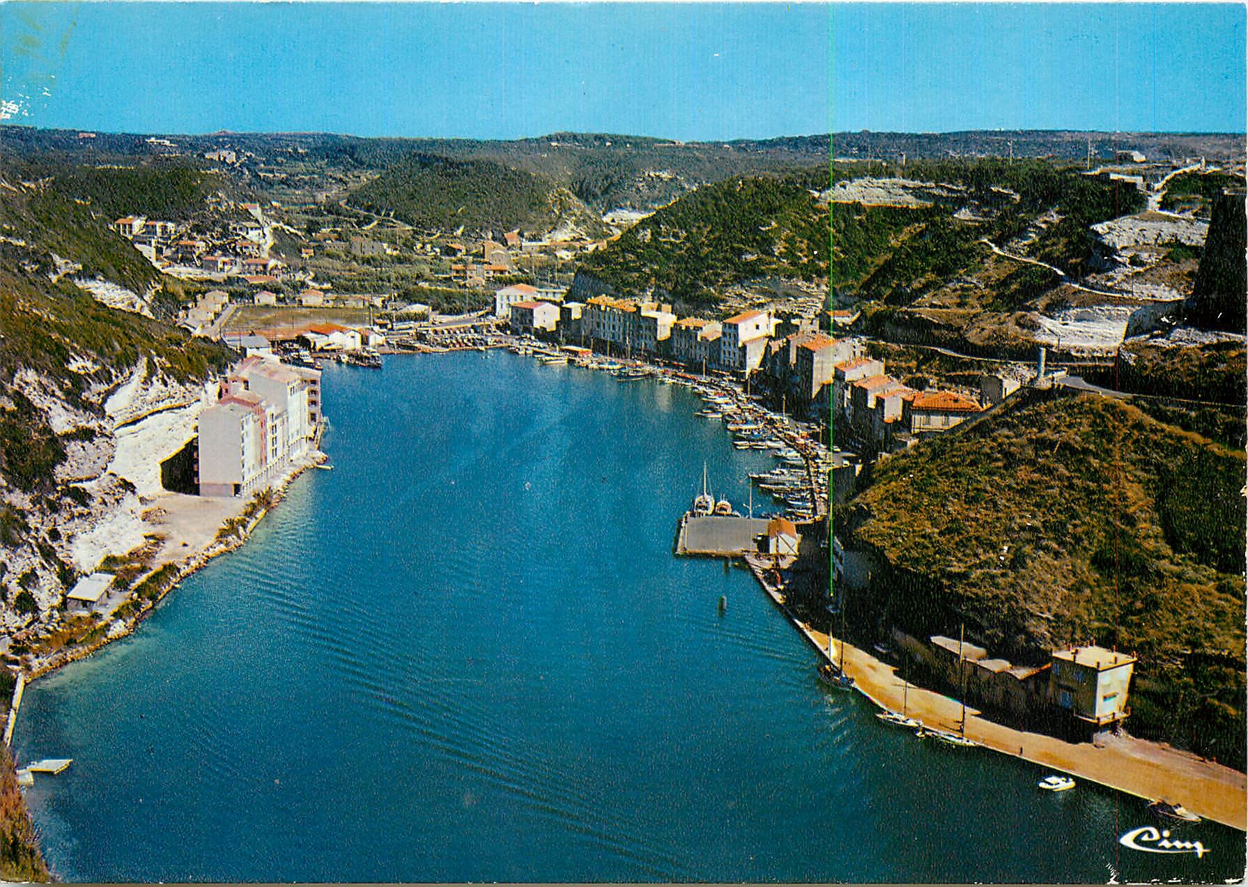 CPA Corse Ile de beaute Paradis d'ete Bonifacio Vue generale aerienne 
