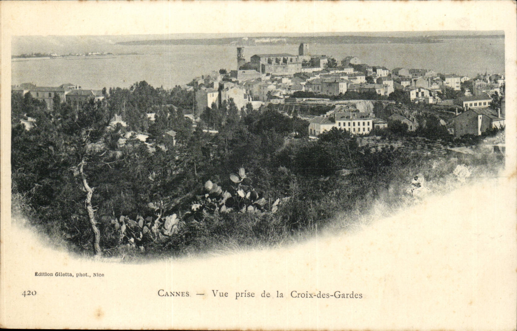 Cannes- Vue prise de la Croix-des-Gardes-CPA