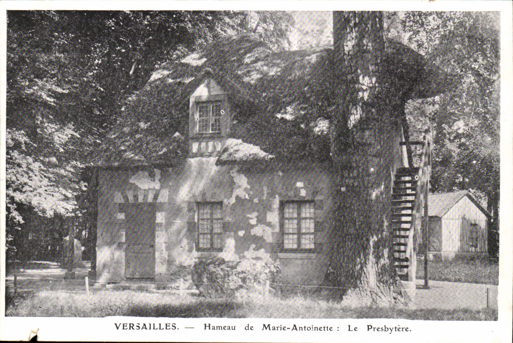 Versailles-Hameau de Marie-Antoinaette-CPA