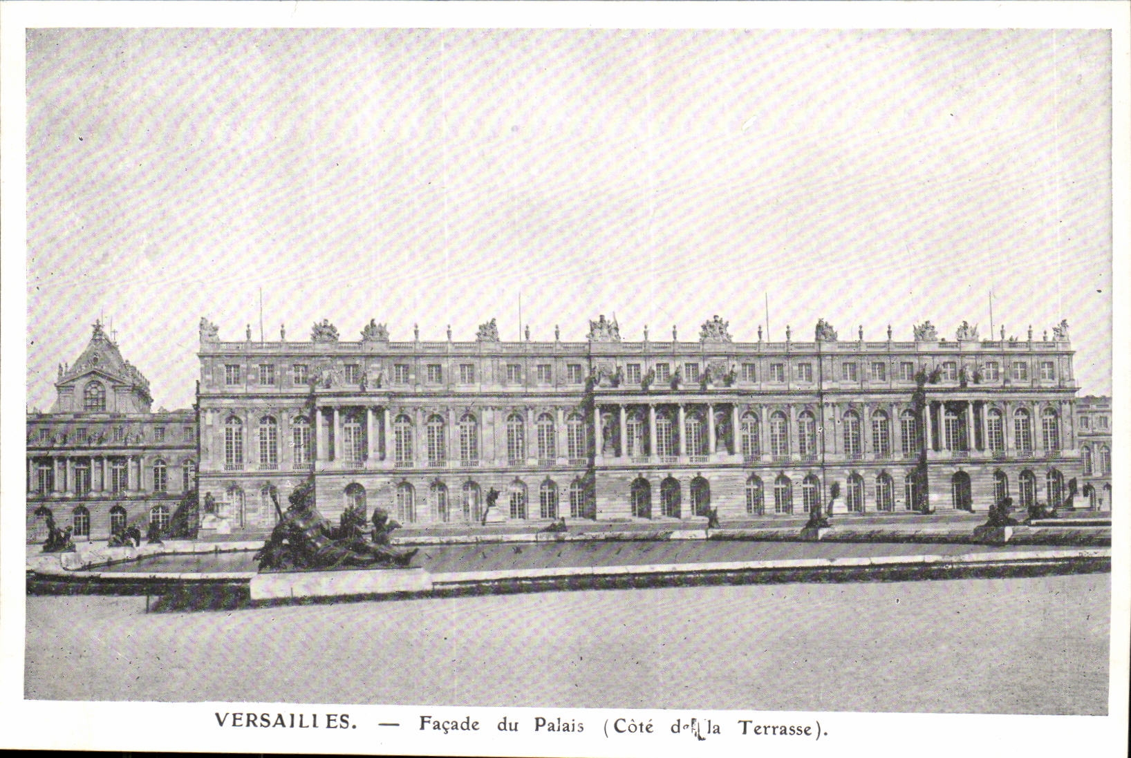 Versailles- Faa§ade du Palais:Cote de la Terrasse-CPA