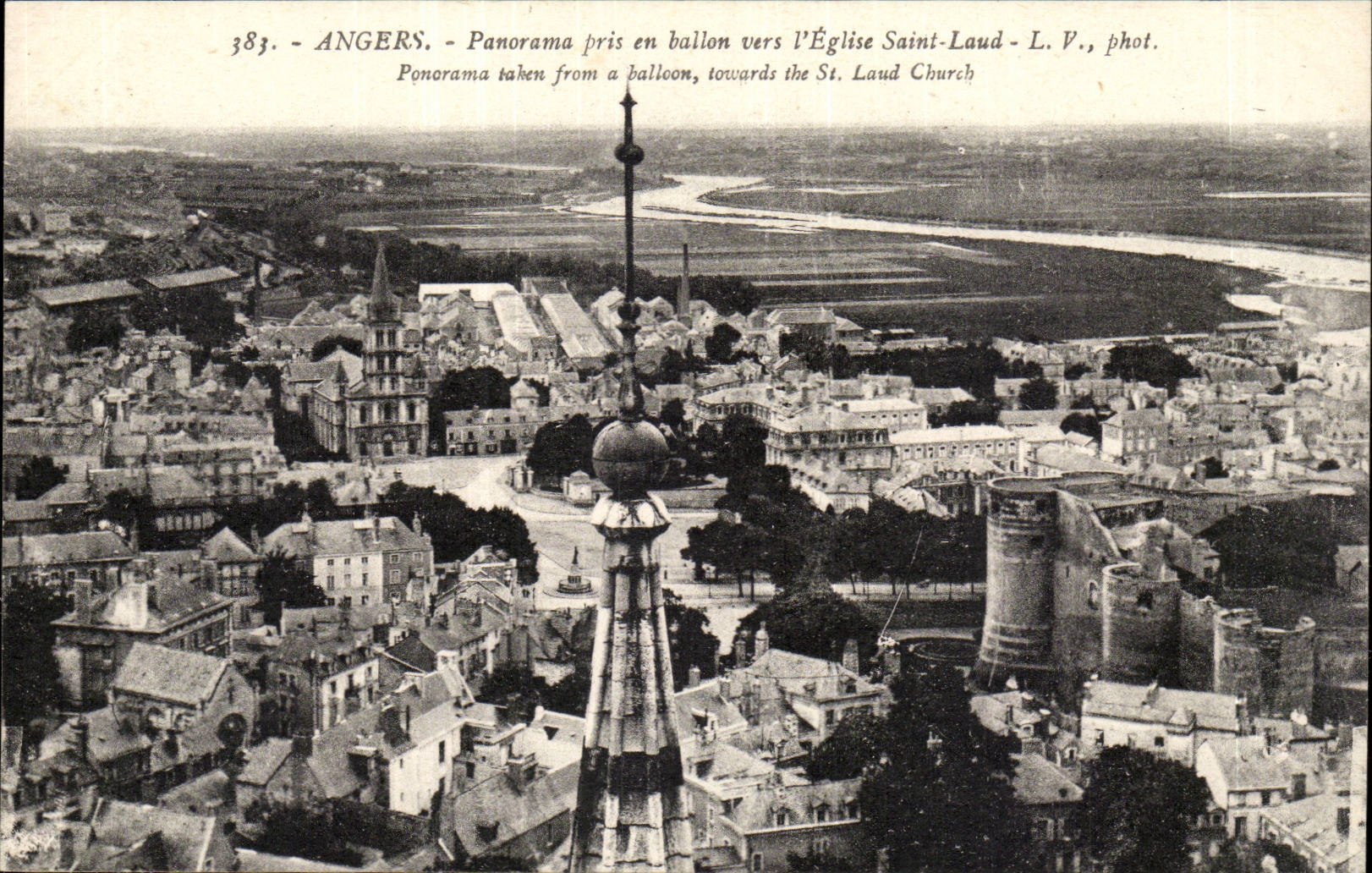 Angers- Panorama prise en ballon vers l'Eglise de Saint-Laud -CPA
