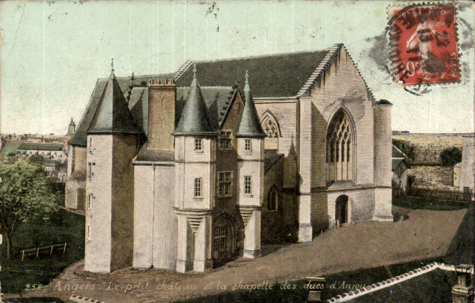 Angers- Le petit chateau et la chapelle des ducs d'Anjou - CPA