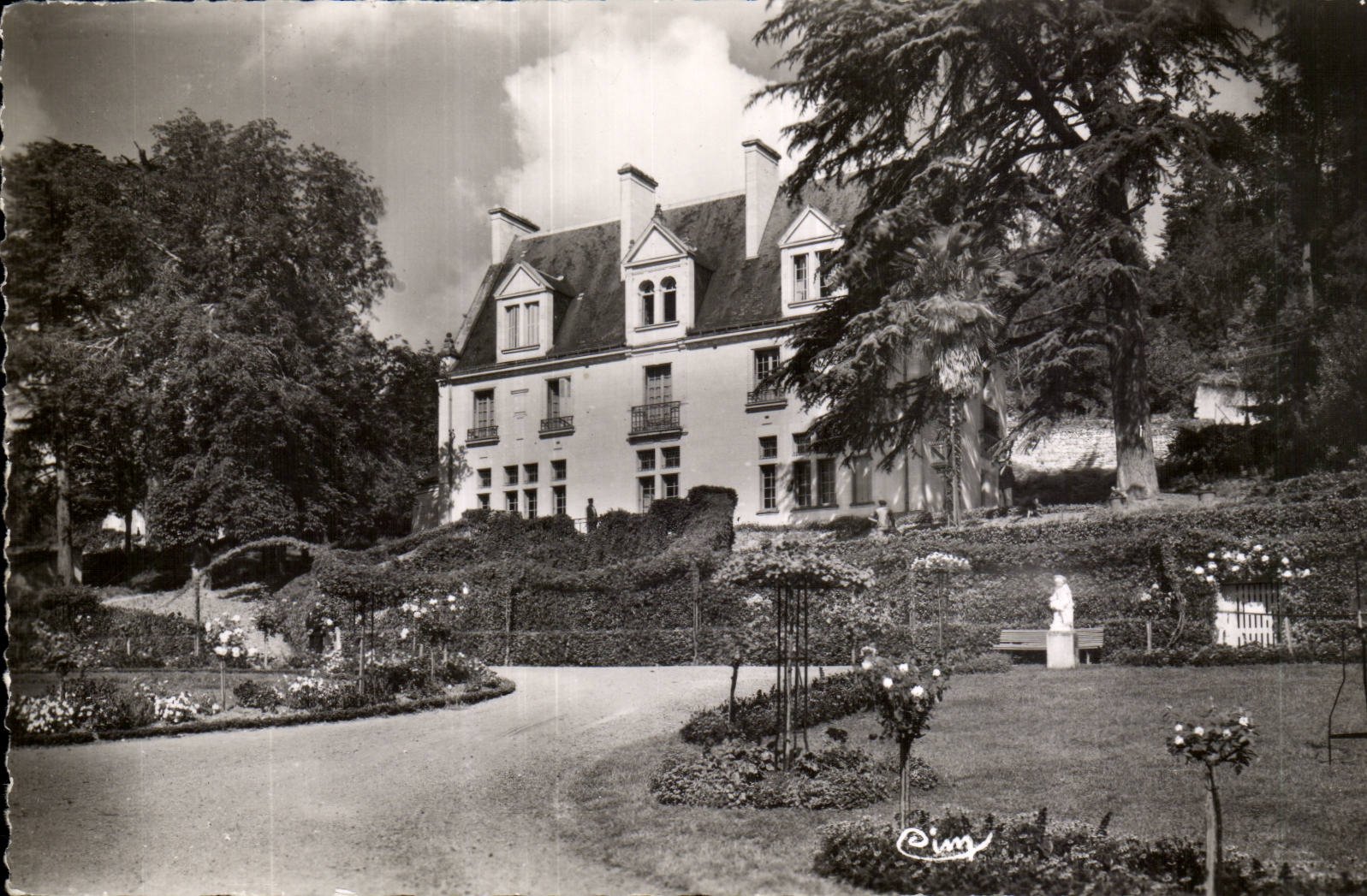 Gennes-sur-Loire -L'Hotel de Ville -CPA