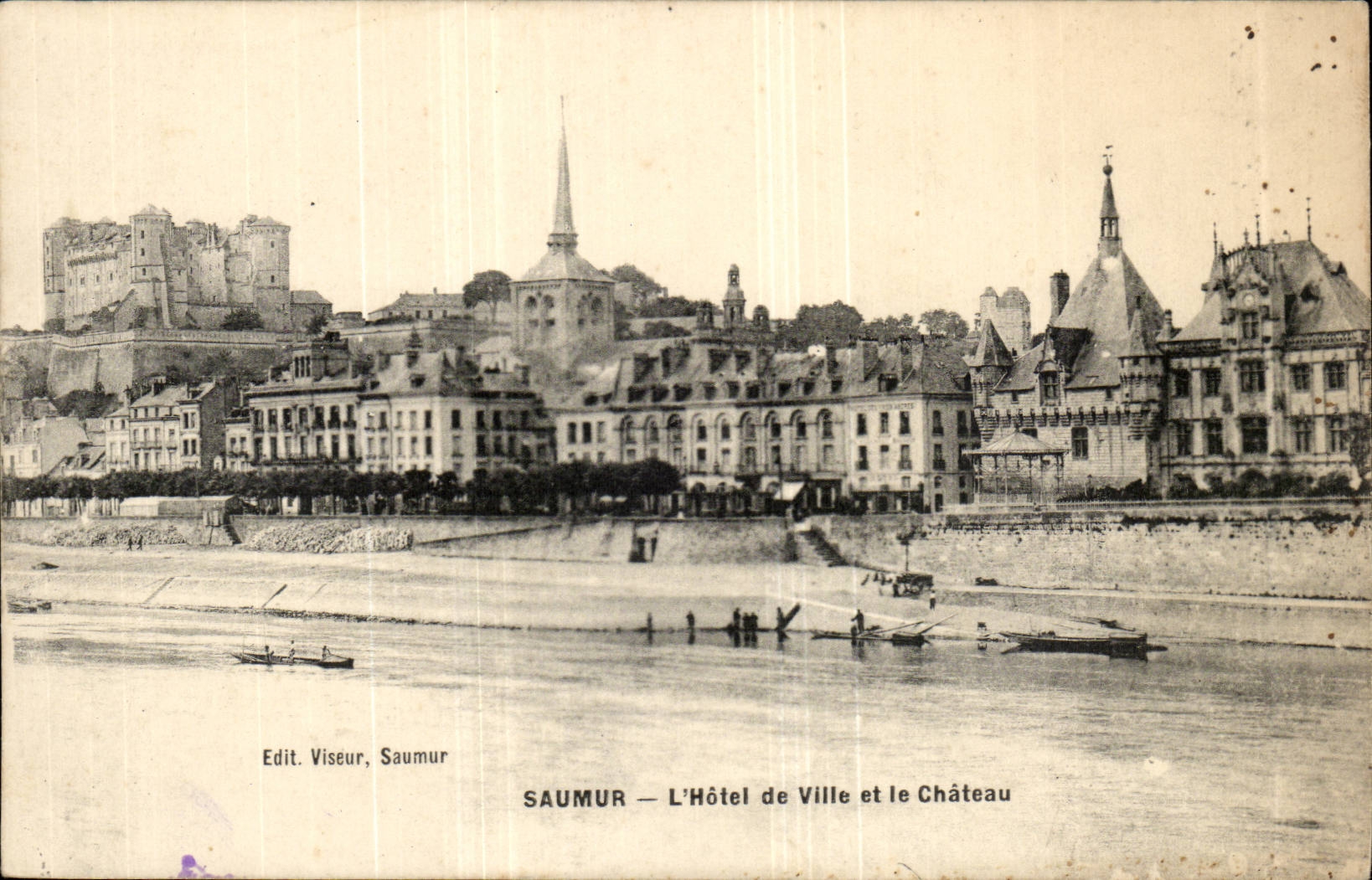 Saumur CPA L'hotel de ville et le chateau