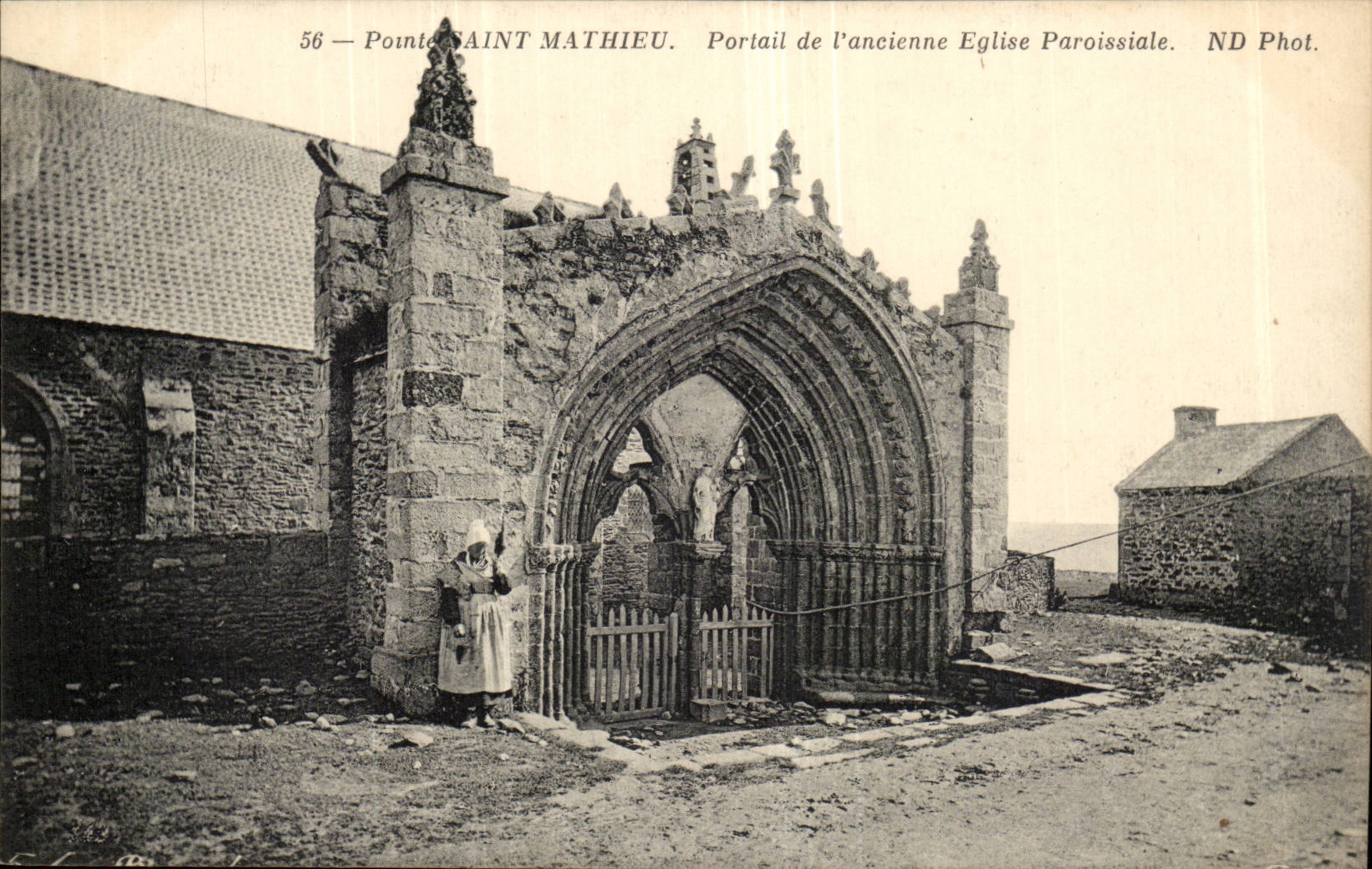 Pointe Saint Mathieu CPA Portail de l'ancienne eglise paroissiale