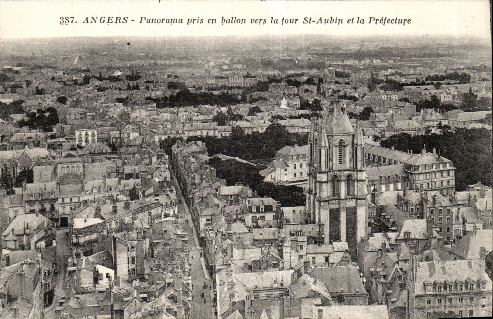 Angers CPA Panorama pris en ballon vers la tour Saint Aubin et la prefecture
