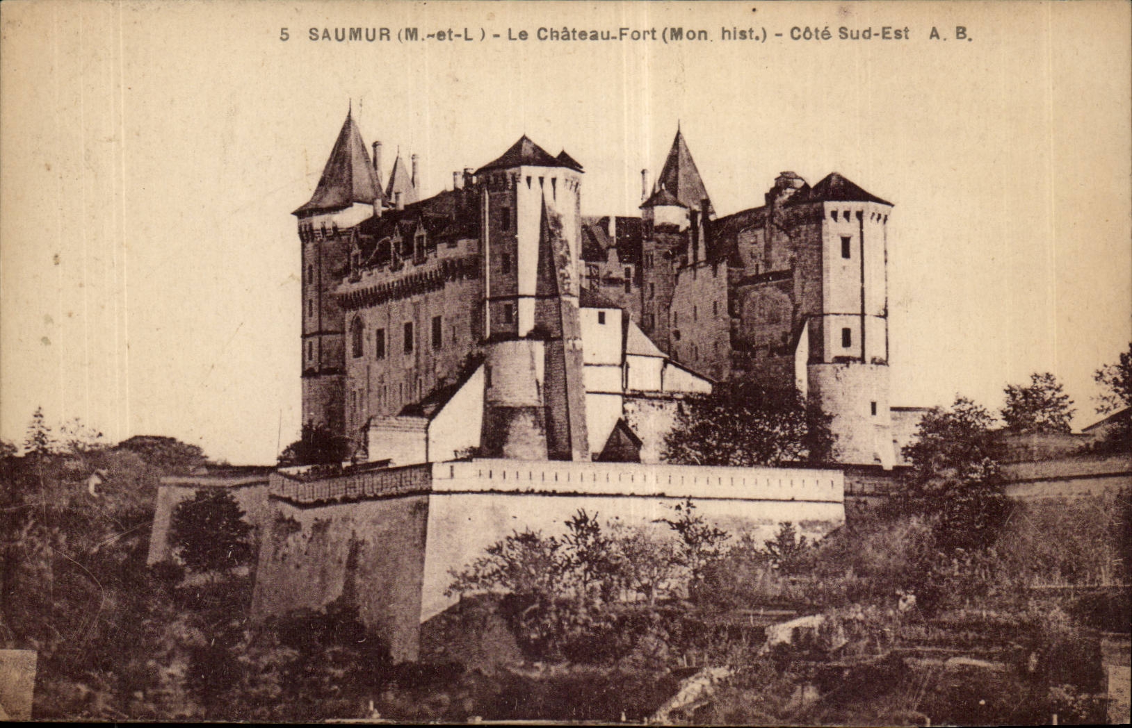 Saumur CPA Le chateau fort