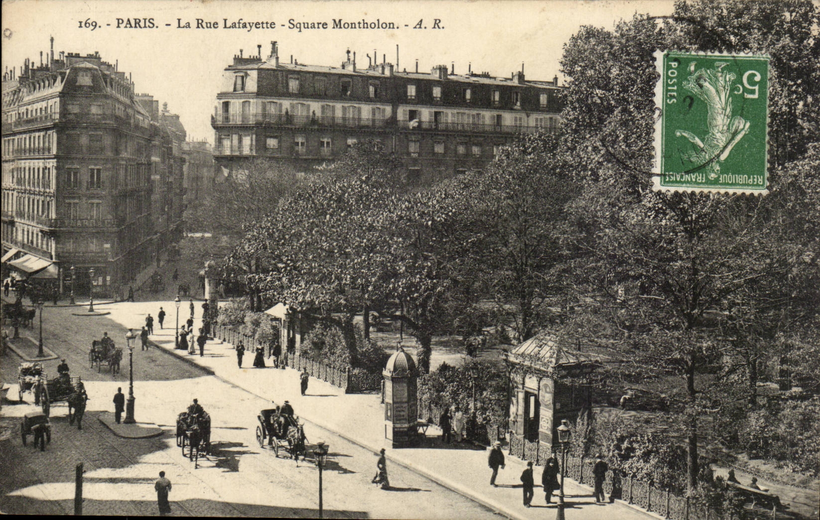 Paris- La Rue Lafayette- Square Montholon -CPA