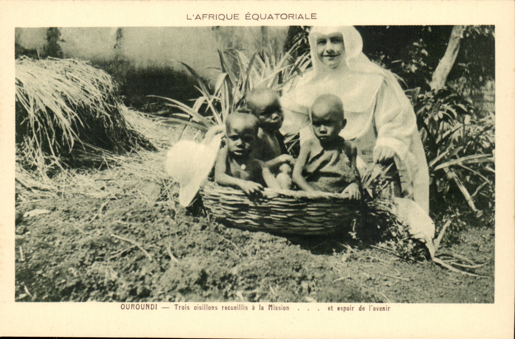 Afrique-Africa- Ouroundi- Trois oisillons rucueillis a la Missio Et espoir de l'avenir- CPA