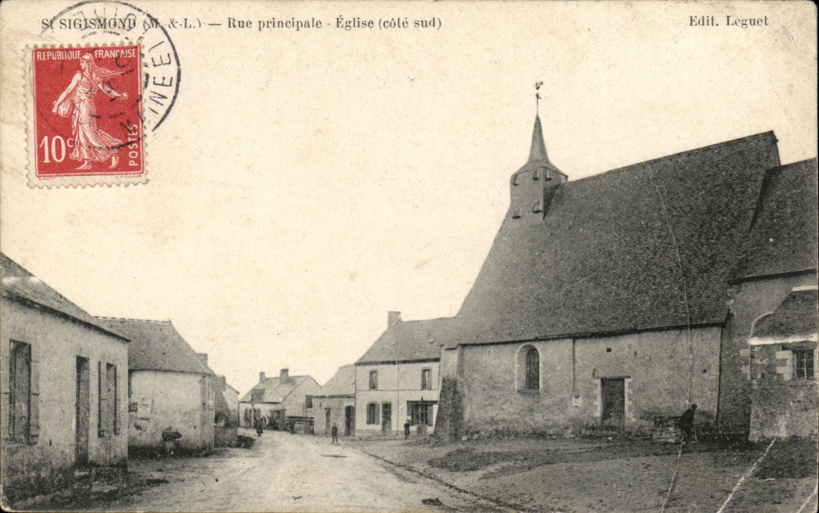 Saint Sigismond CPa Rue principale Eglise (cote sud)