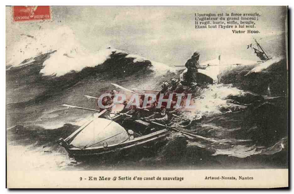 CPA En mer sortie d'un canot de sauvetage