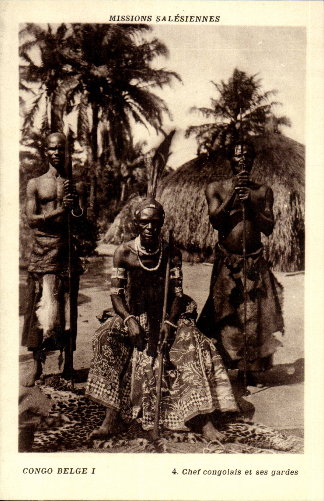 CPA Missions salesiennes Congo Belge Chef congolais et ses gardes ( folklore Afrique Africa )